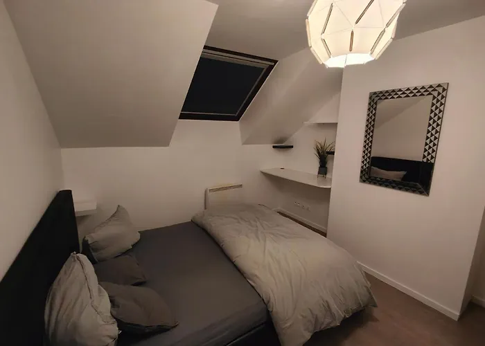 Les Lofts De Provins: 8 아파트